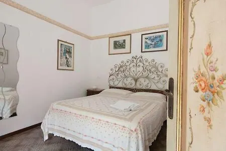 ゲストハウス ホテル Ca' De Capun マナローラ イタリア